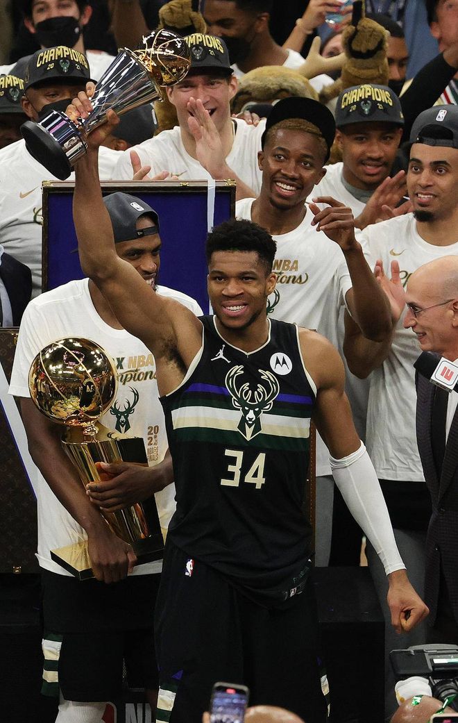 凯尔特人鏖战西班牙男篮，字母哥惊艳世界