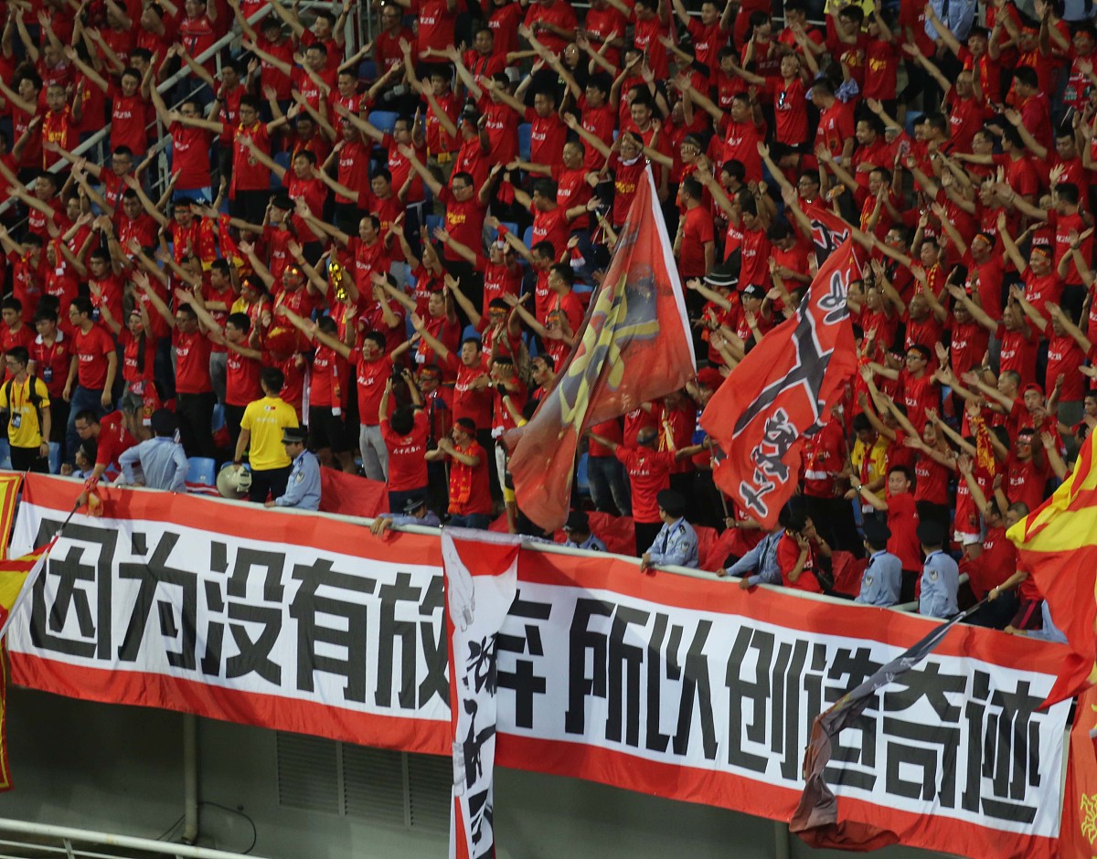 澎湃的热血，燃烧赛场，擦出火花的简单介绍