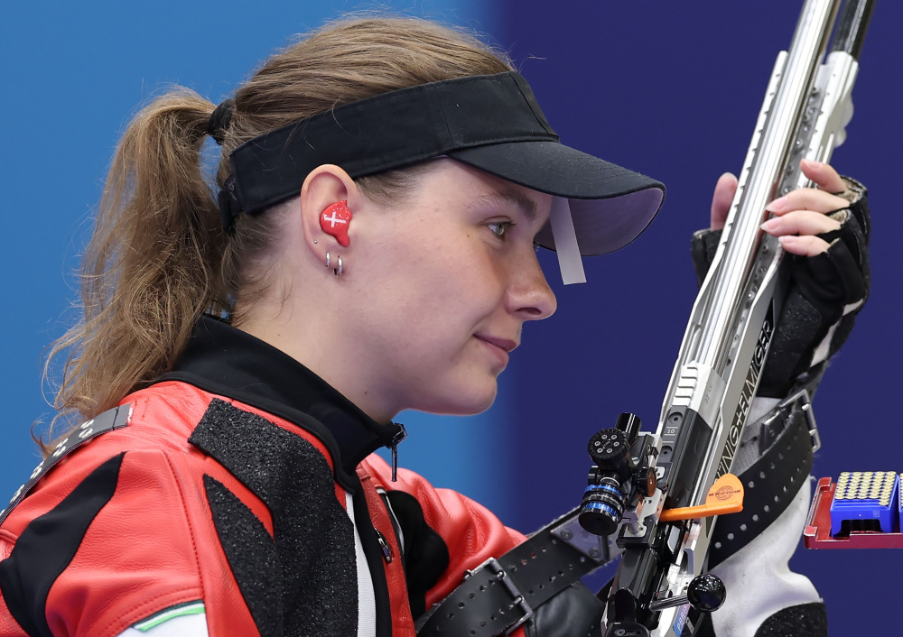 射击比赛：丹麦选手技压群雄