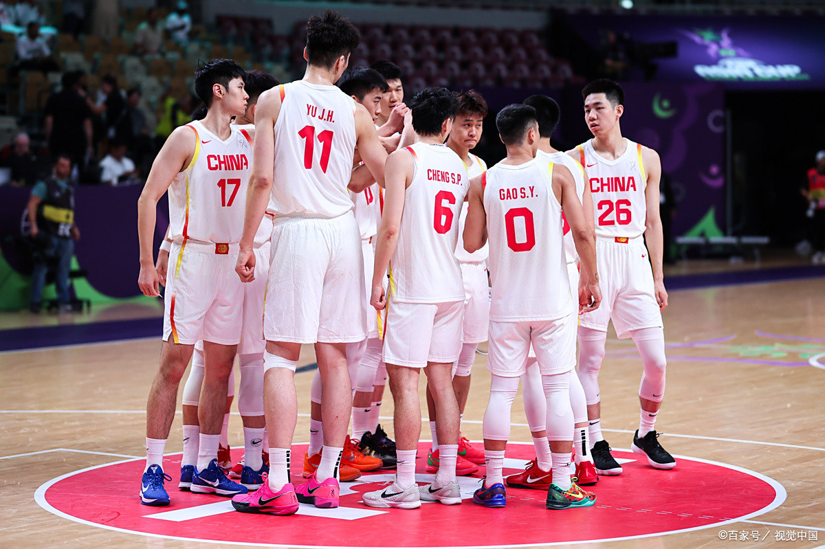 CBA球星精彩绝伦全力以赴争夺胜利 CBA球星精彩绝伦全力以赴争夺胜利