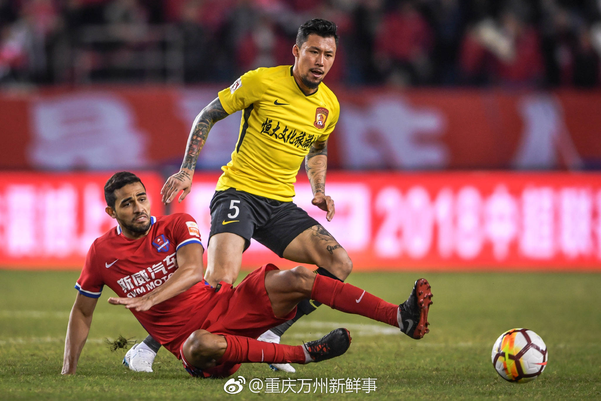 重庆斯威主场大胜武汉卓尔，喜迎胜利的简单介绍