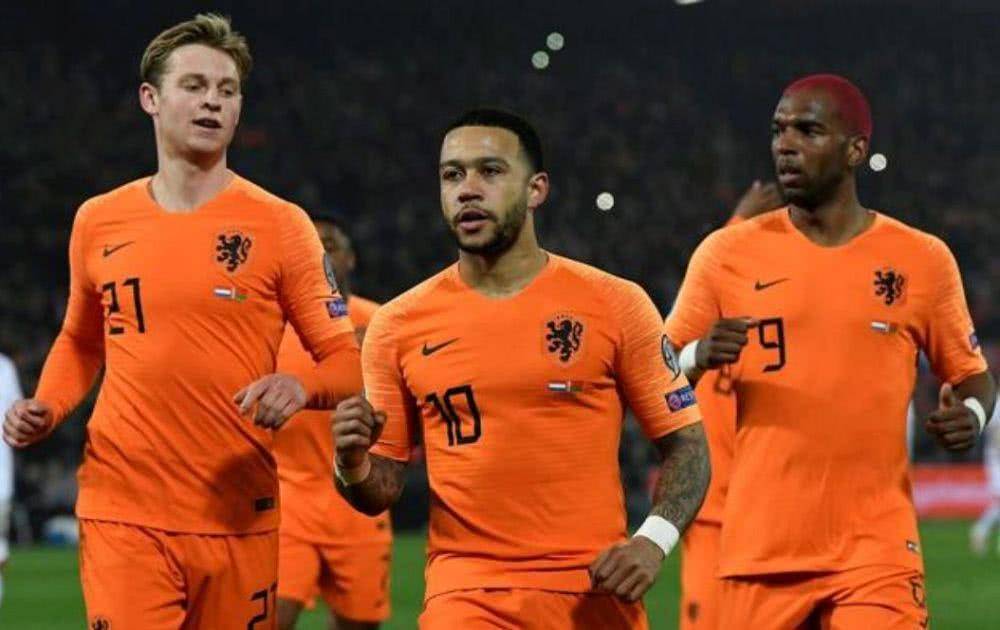 关于欧预赛小组赛:荷兰队遭遇不利战况的信息