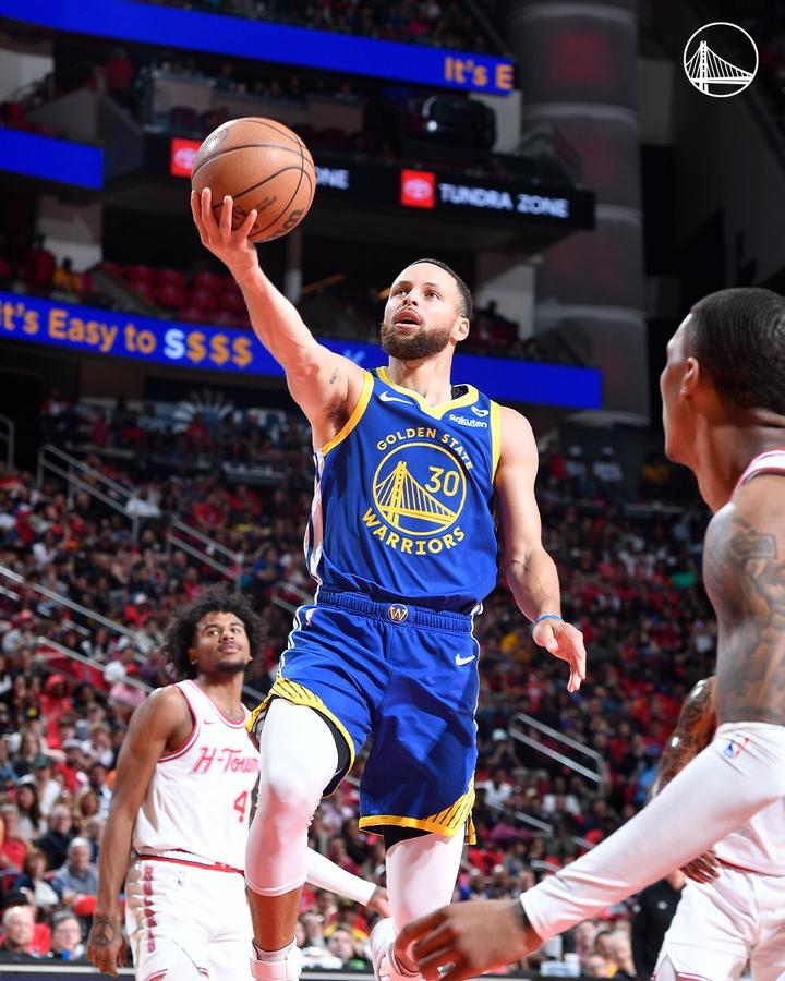 勇士球员库里再次领军夺取胜利