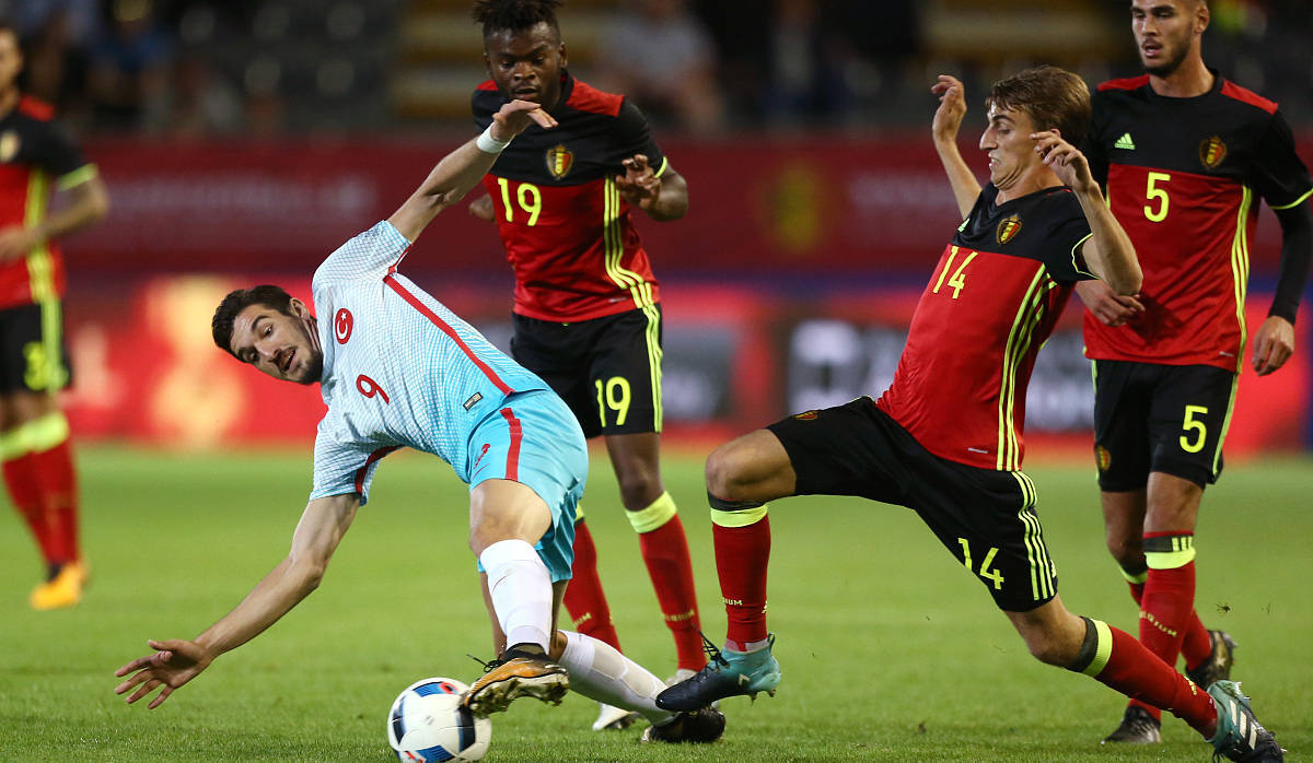 欧洲杯预选赛热战当前，国家队备战掀风暴的简单介绍