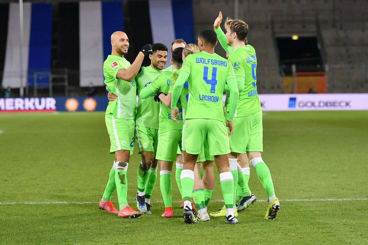 包含斯图加特客场一球小胜，连续两轮保持不败的词条