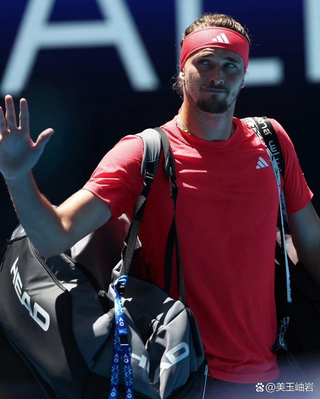 包含联合杯鏖战戴维斯杯，兹维列夫惊艳四座的词条