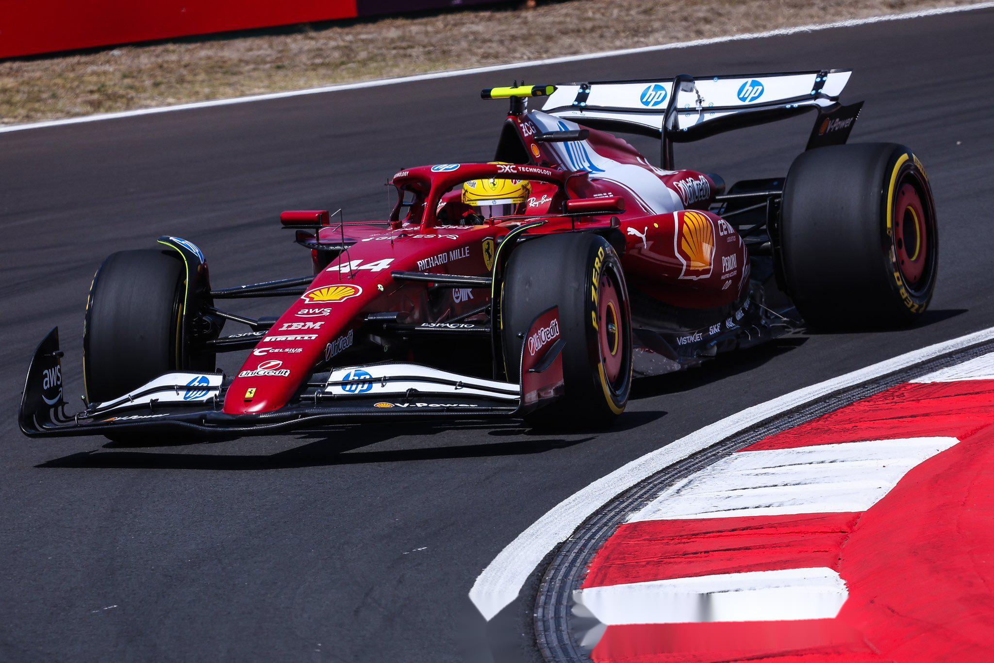 哈斯车队碾压红牛车队，汉密尔顿点燃赛场的简单介绍