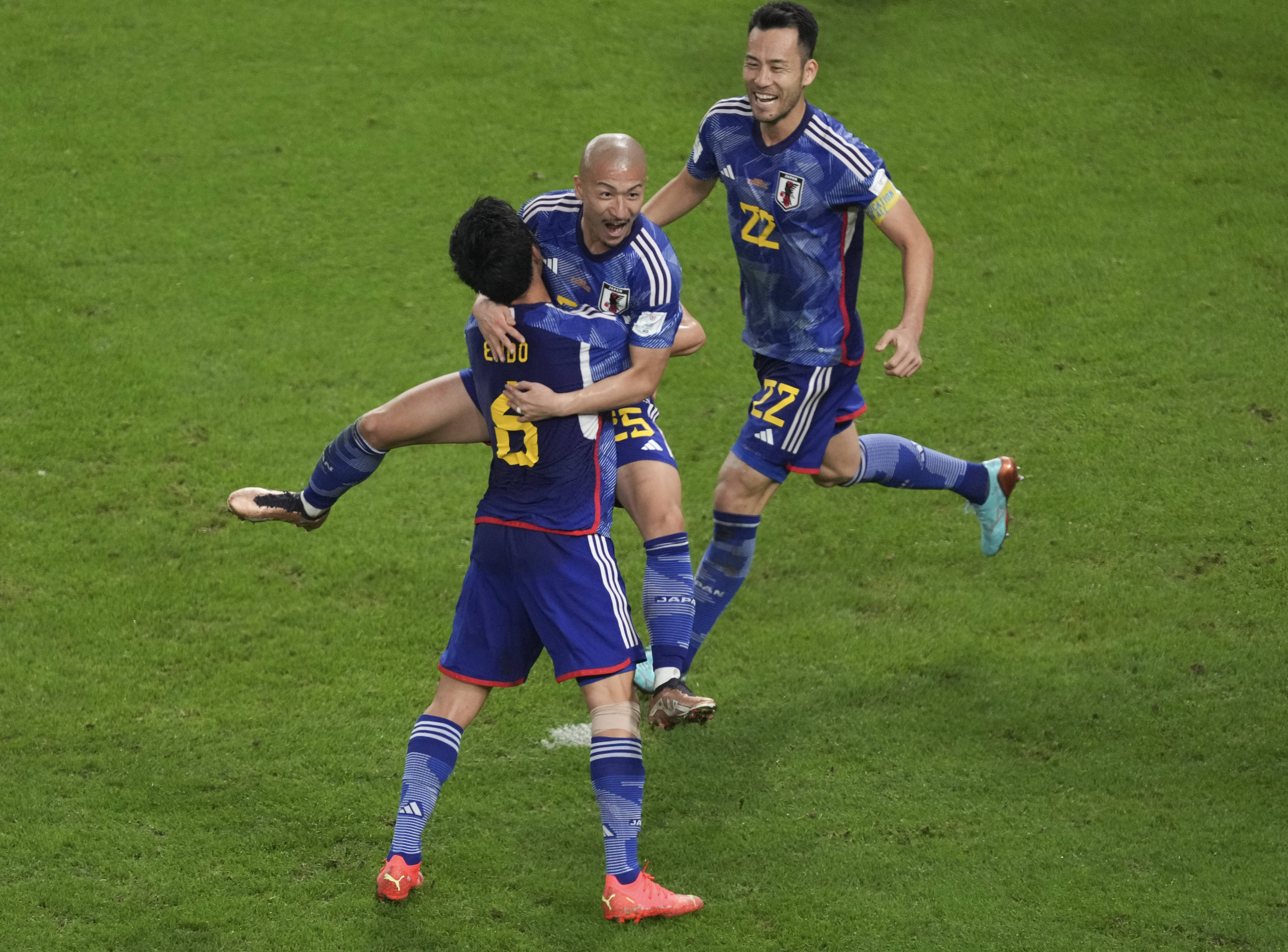 关于韩国队翻盘日本队，黄鸭组合关键制胜的信息