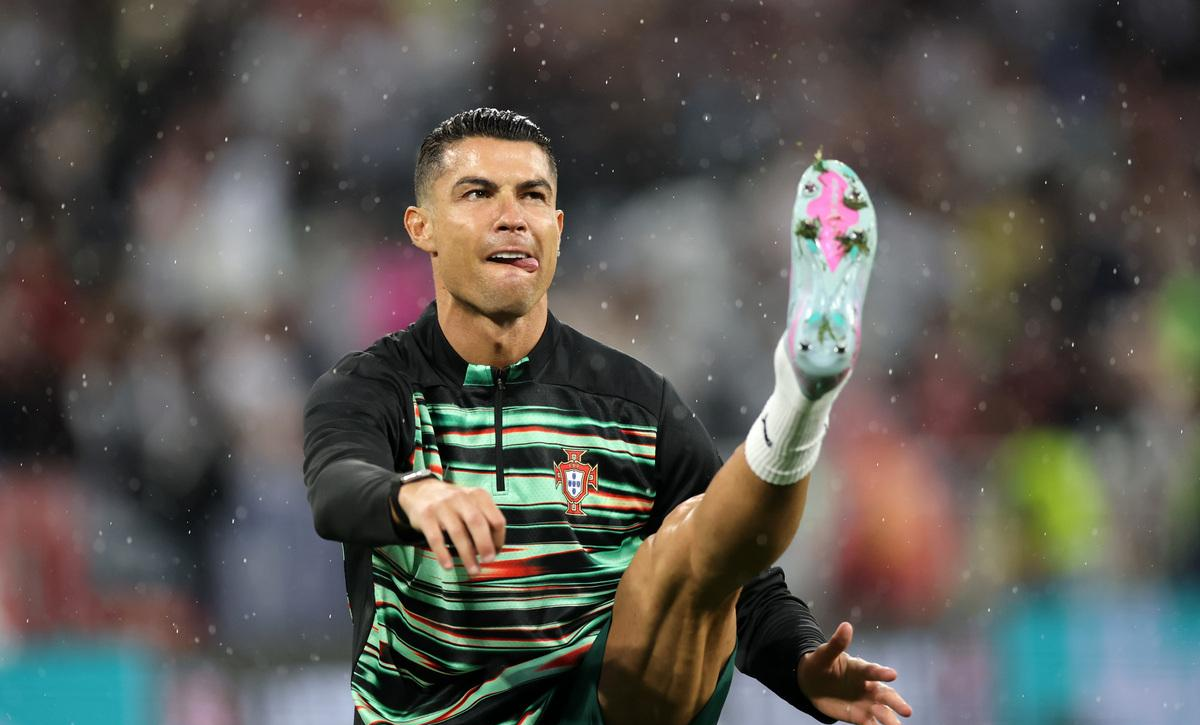 包含塞内加尔险胜西班牙，C罗高光表现的词条