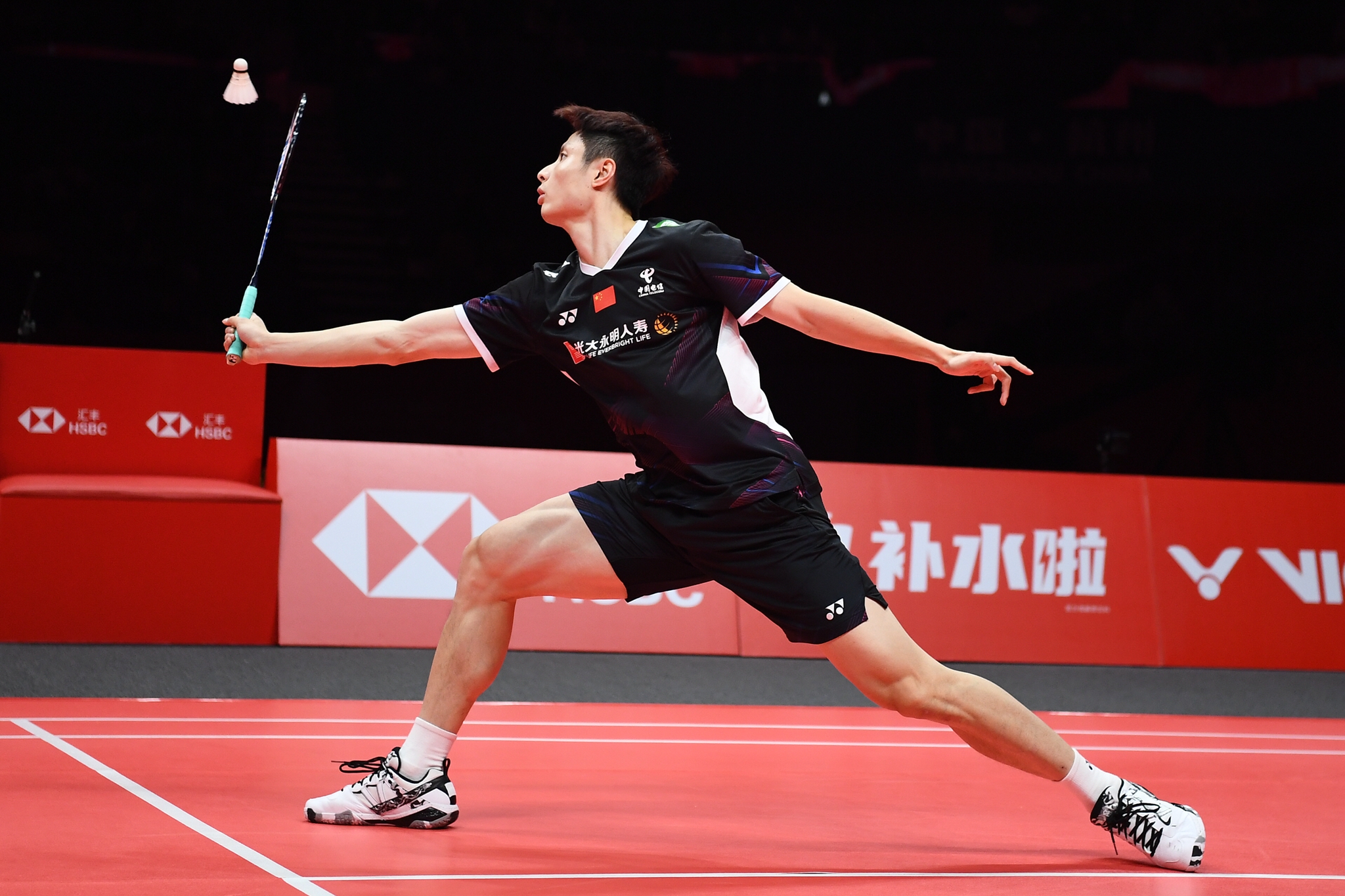 关于泰国羽毛球队强势法国羽毛球队，安赛龙统治全场的信息