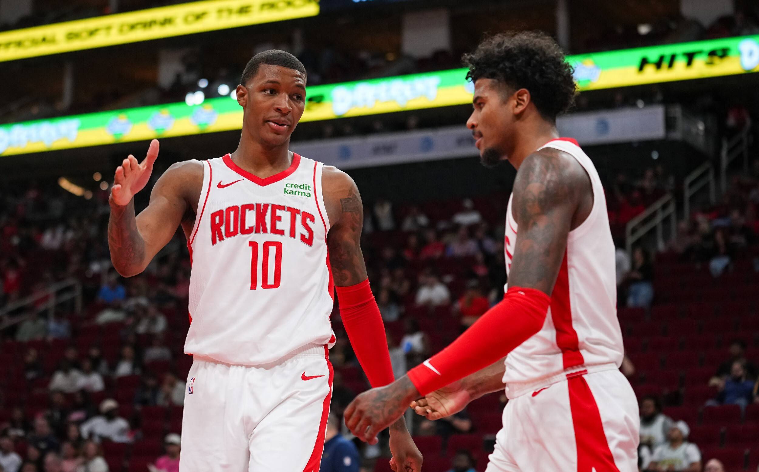 鹈鹕完胜美国男篮，莫里斯爆发神勇的简单介绍