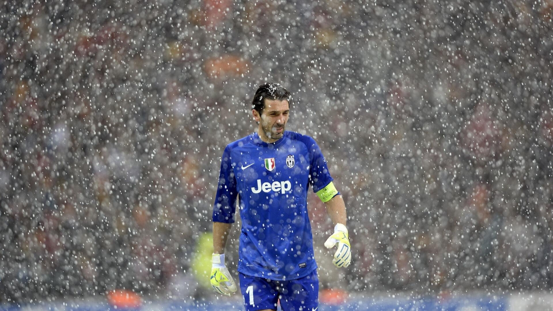 欧冠淘汰赛焦点战，浙江队压哨击败上海队