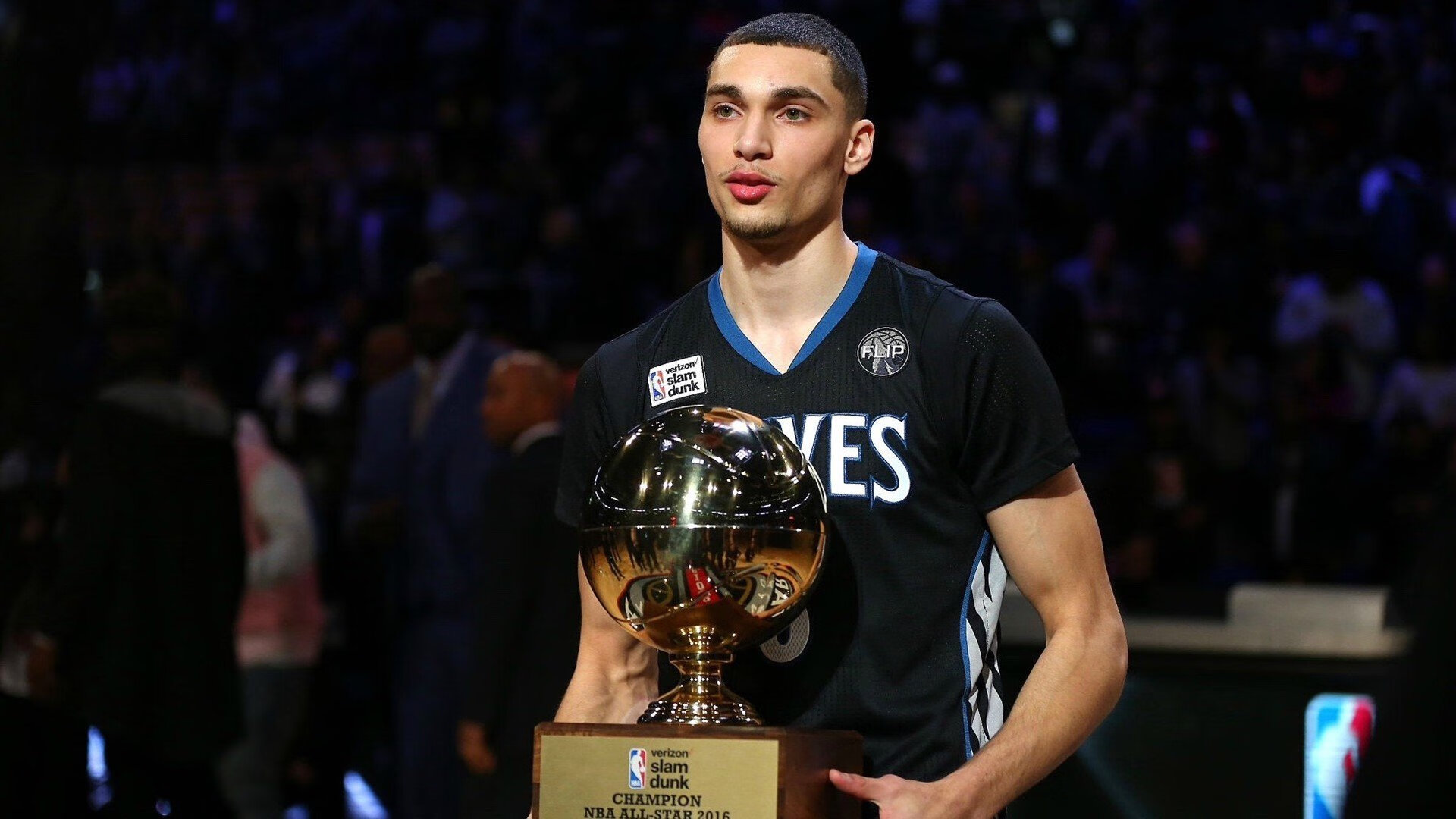 PG平台-德罗赞狂飙42分点燃赛场，凯尔特人横扫北京队展现统治力